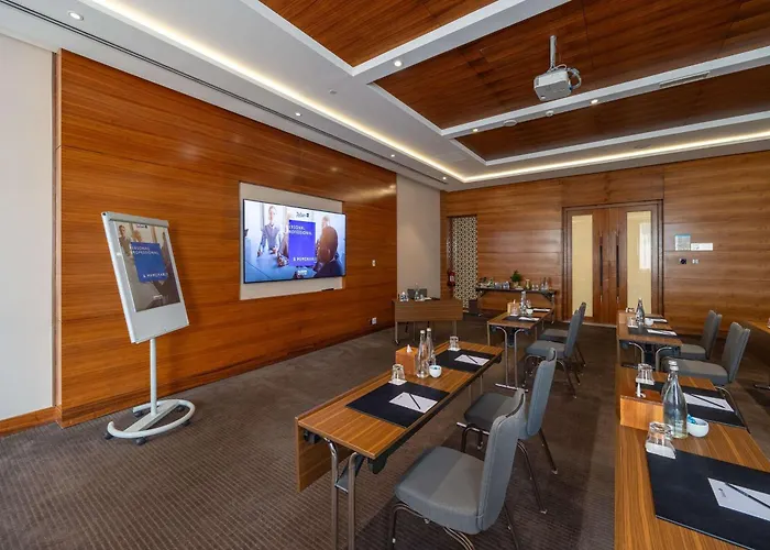 Radisson Blu Hotel, Dubai Waterfront