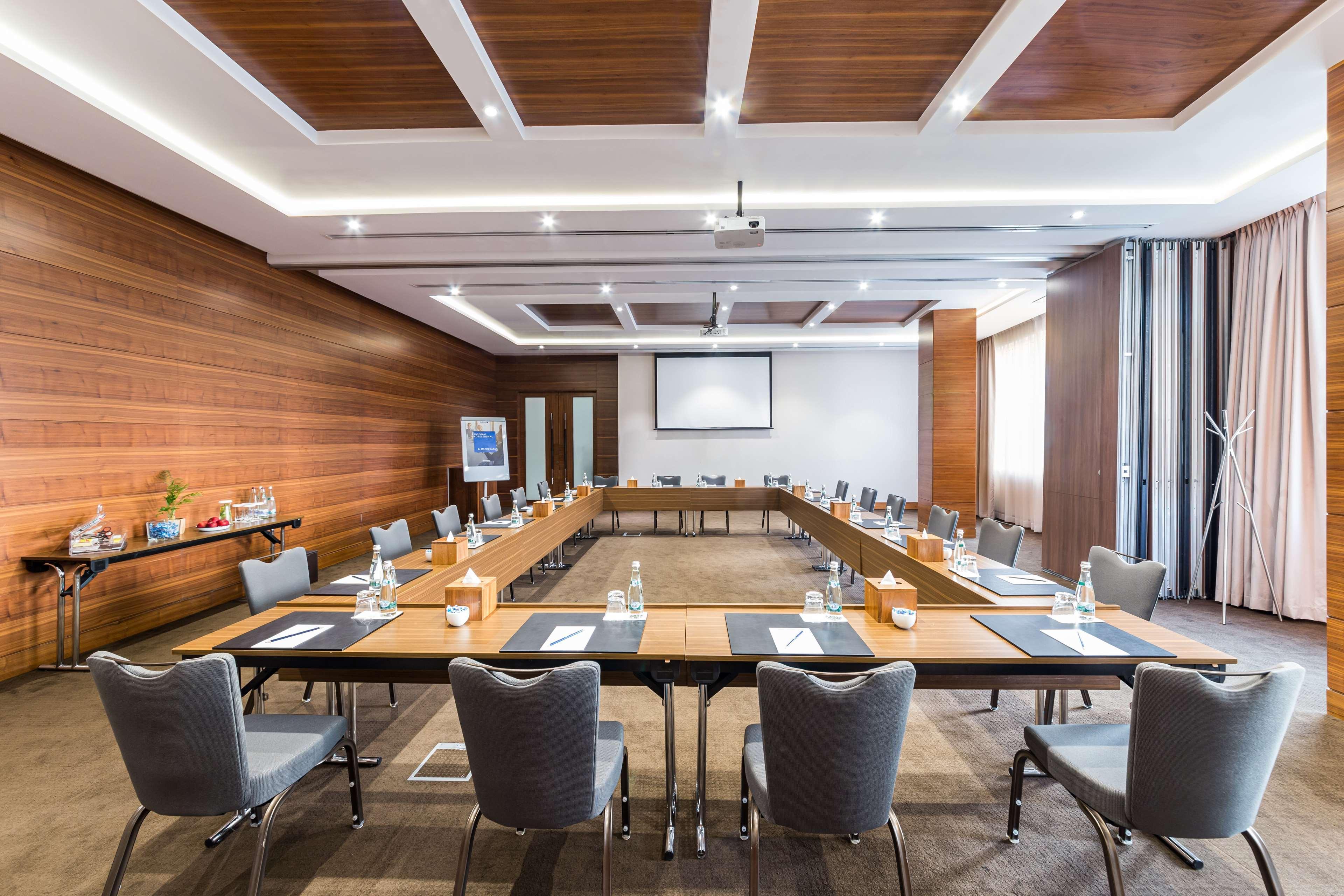 Radisson Blu Hotel, Waterfront Отель