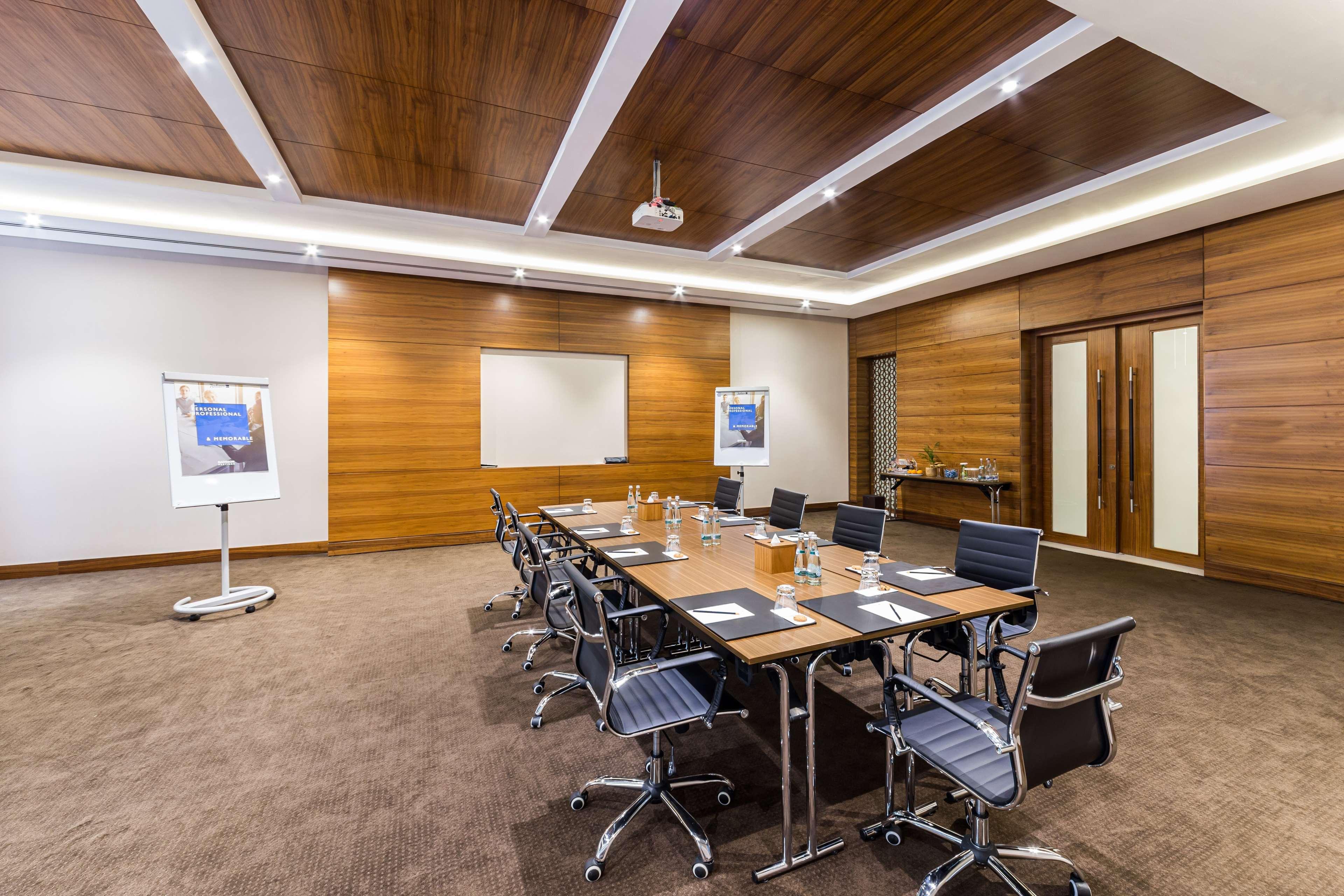 Radisson Blu Hotel, Waterfront 5* Дубай