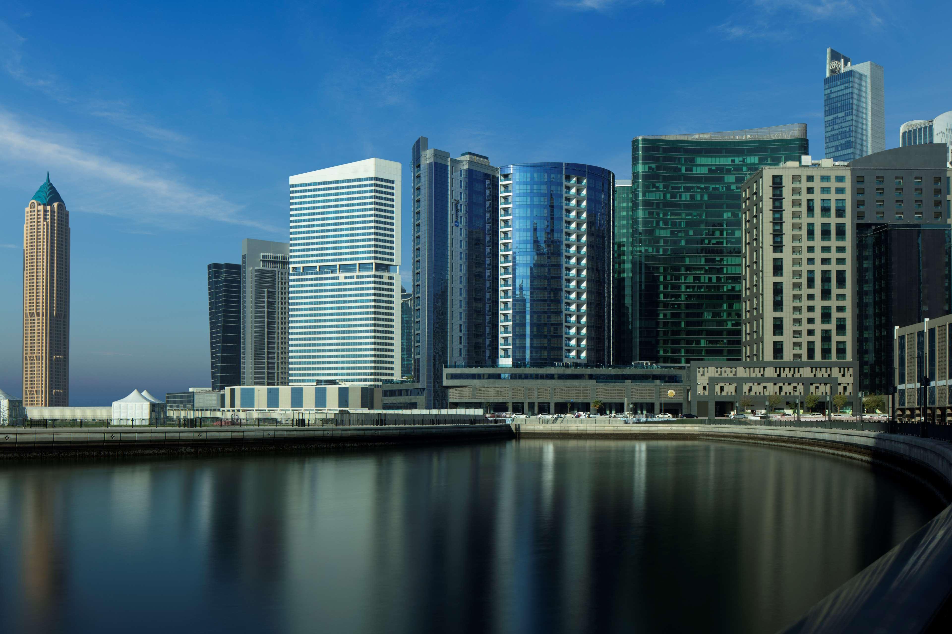 Radisson Blu Hotel, Waterfront Дубай