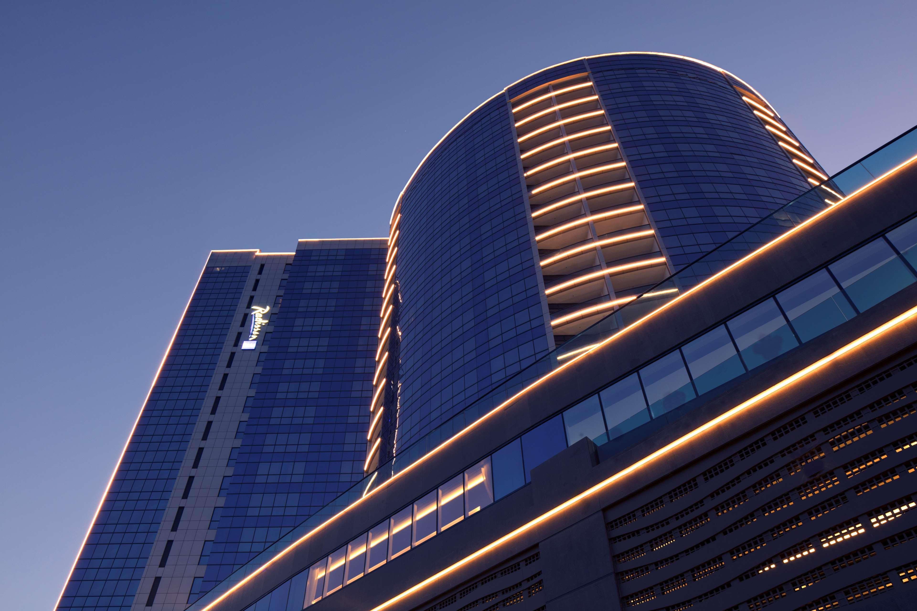 Отель Radisson Blu Hotel, Waterfront