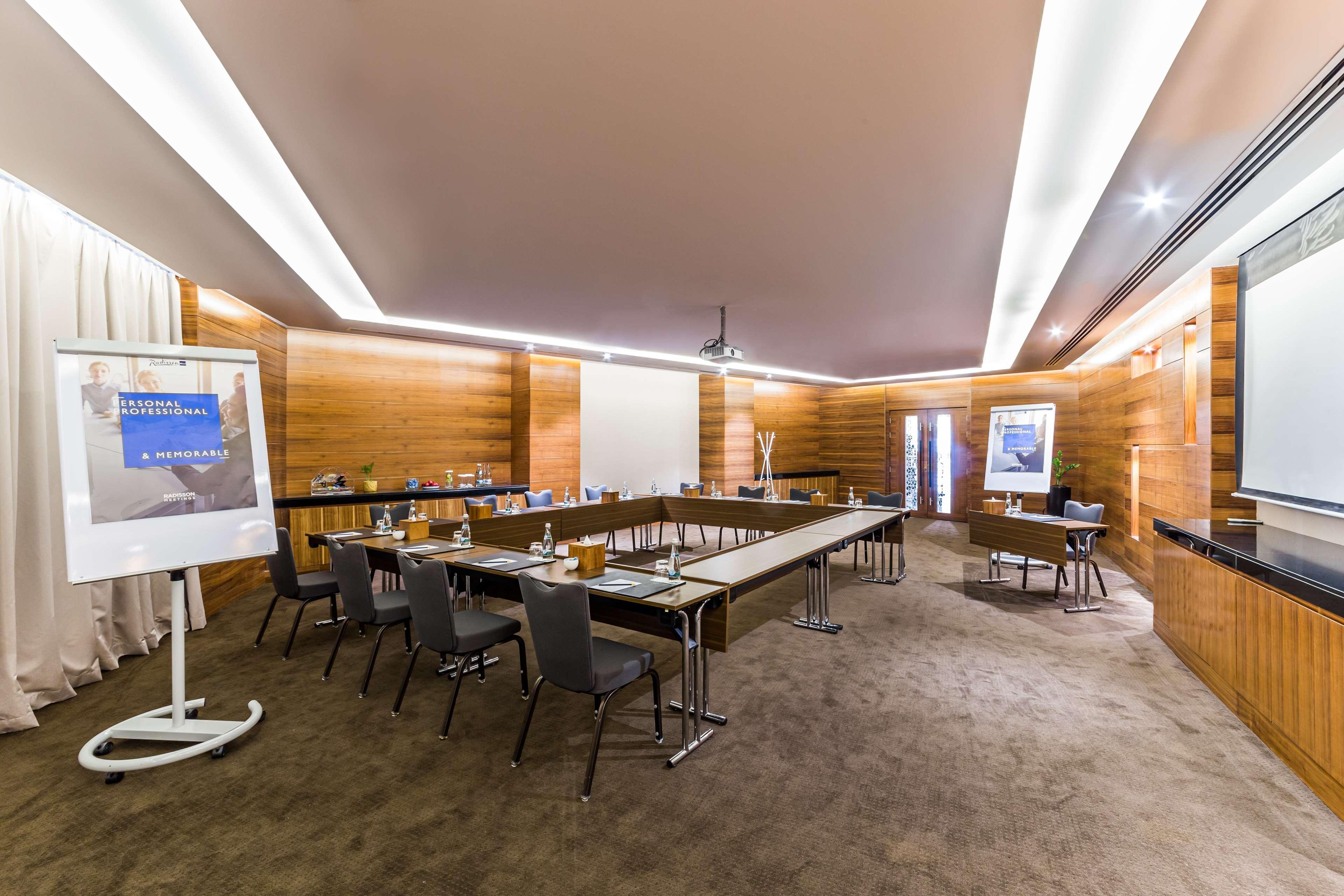 Radisson Blu Hotel, Waterfront Отель