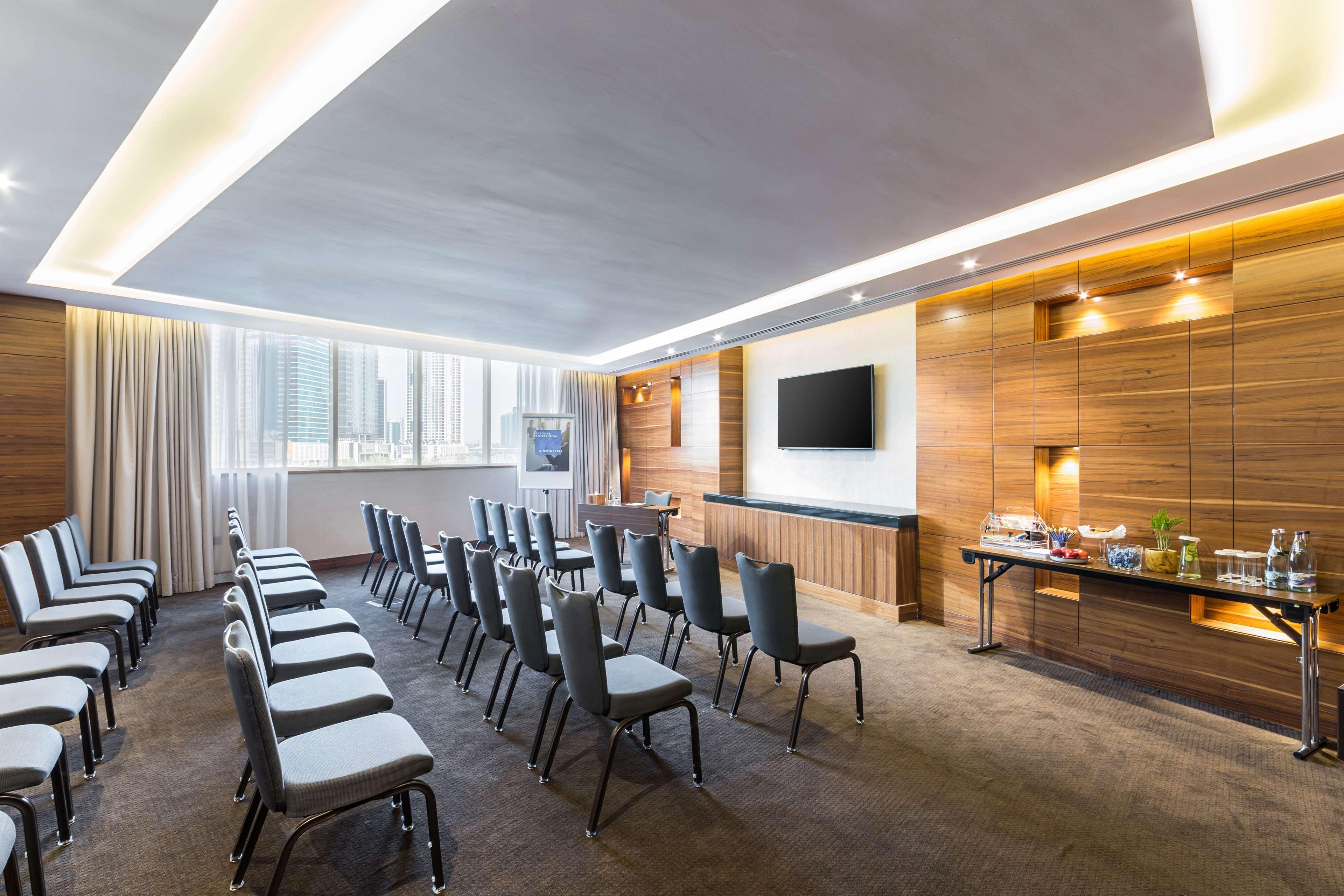Отель Radisson Blu Hotel, Waterfront