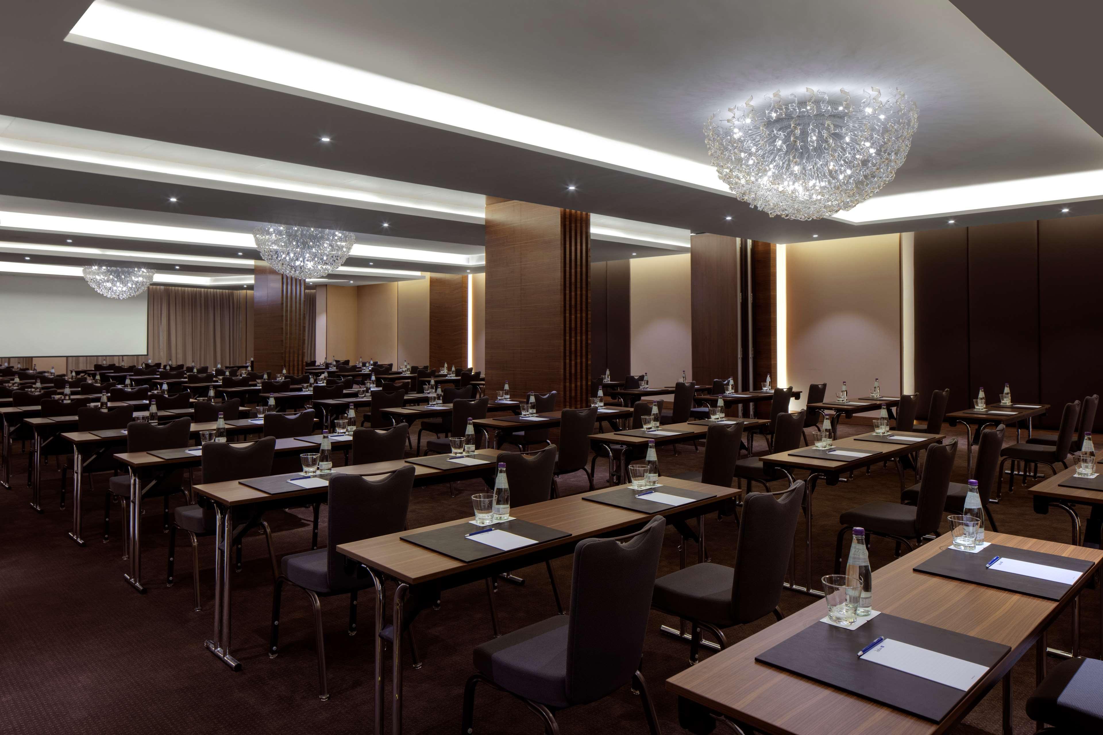 Radisson Blu Hotel, Waterfront Отель Дубай