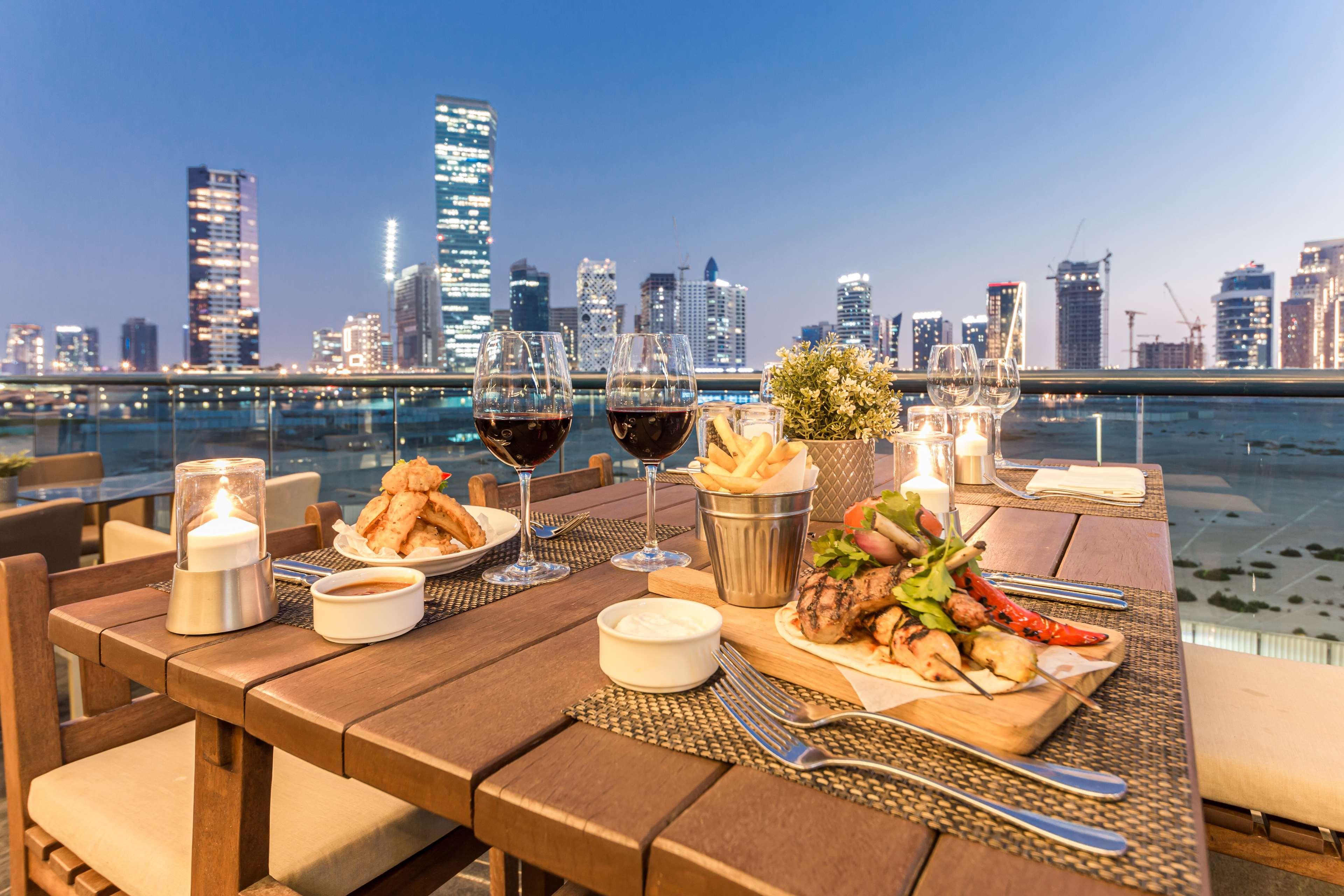 Radisson Blu Hotel, Waterfront Дубай