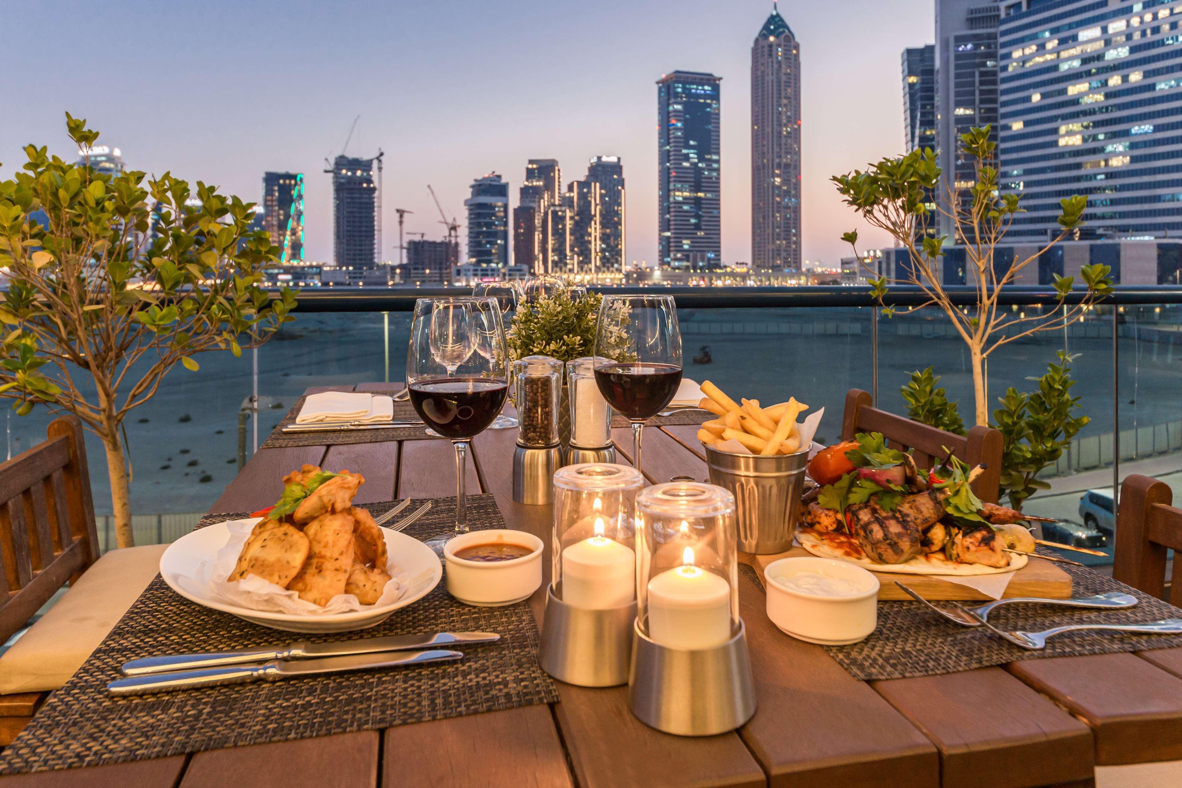 Radisson Blu Hotel, Waterfront Дубай